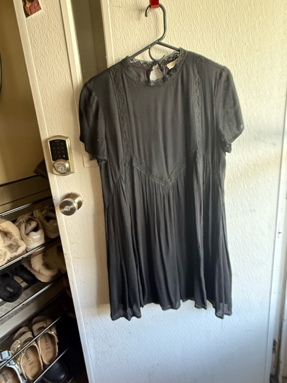 entro Black Lace-Trim V-Neck Blouse